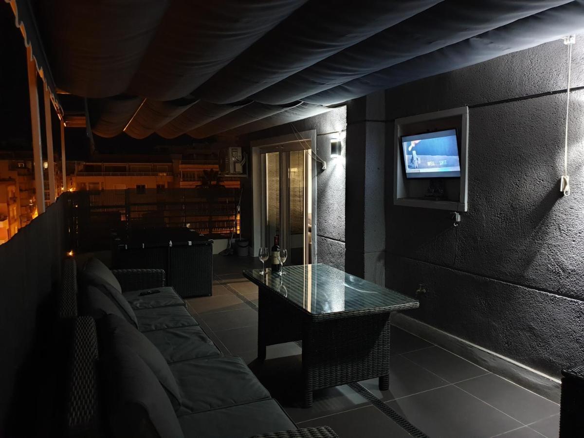 Beachside Apartment In ตอร์เรเวียคา ภายนอก รูปภาพ